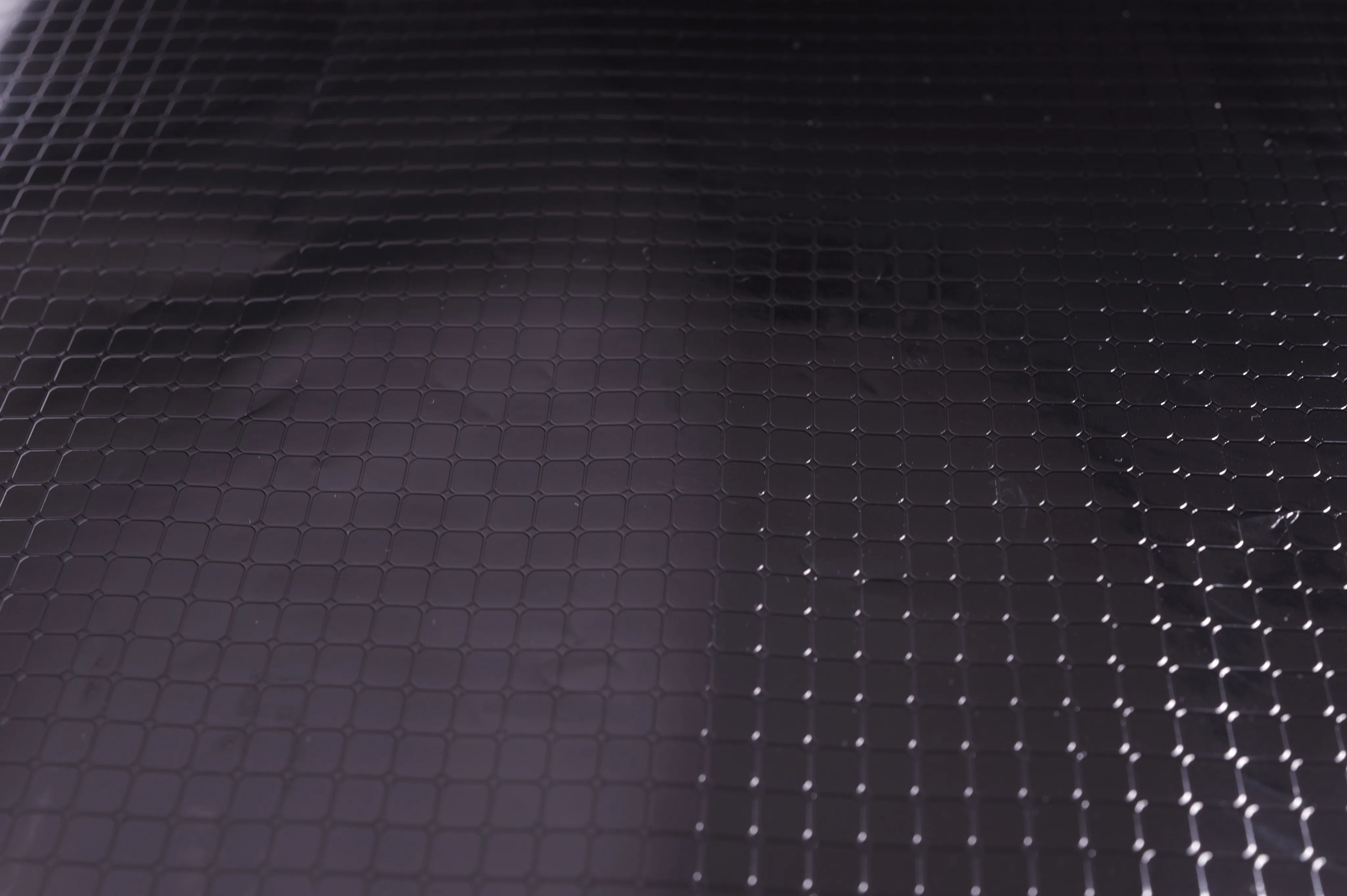 Fine Grid Reflective Laminate, Bright Silver / Dark Back – face B