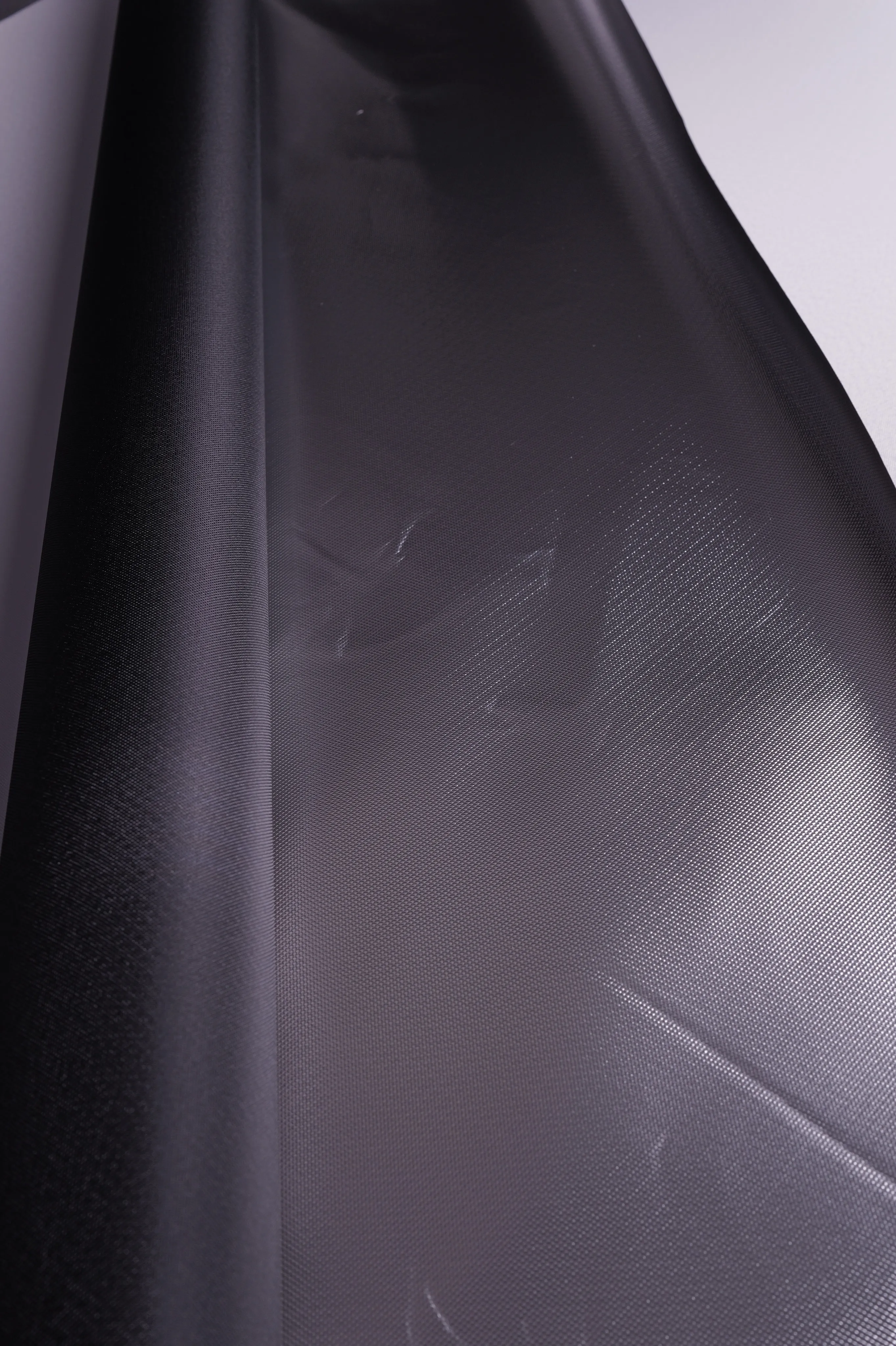 Fine Grid Reflective Laminate, Silver / Black Back – roll form