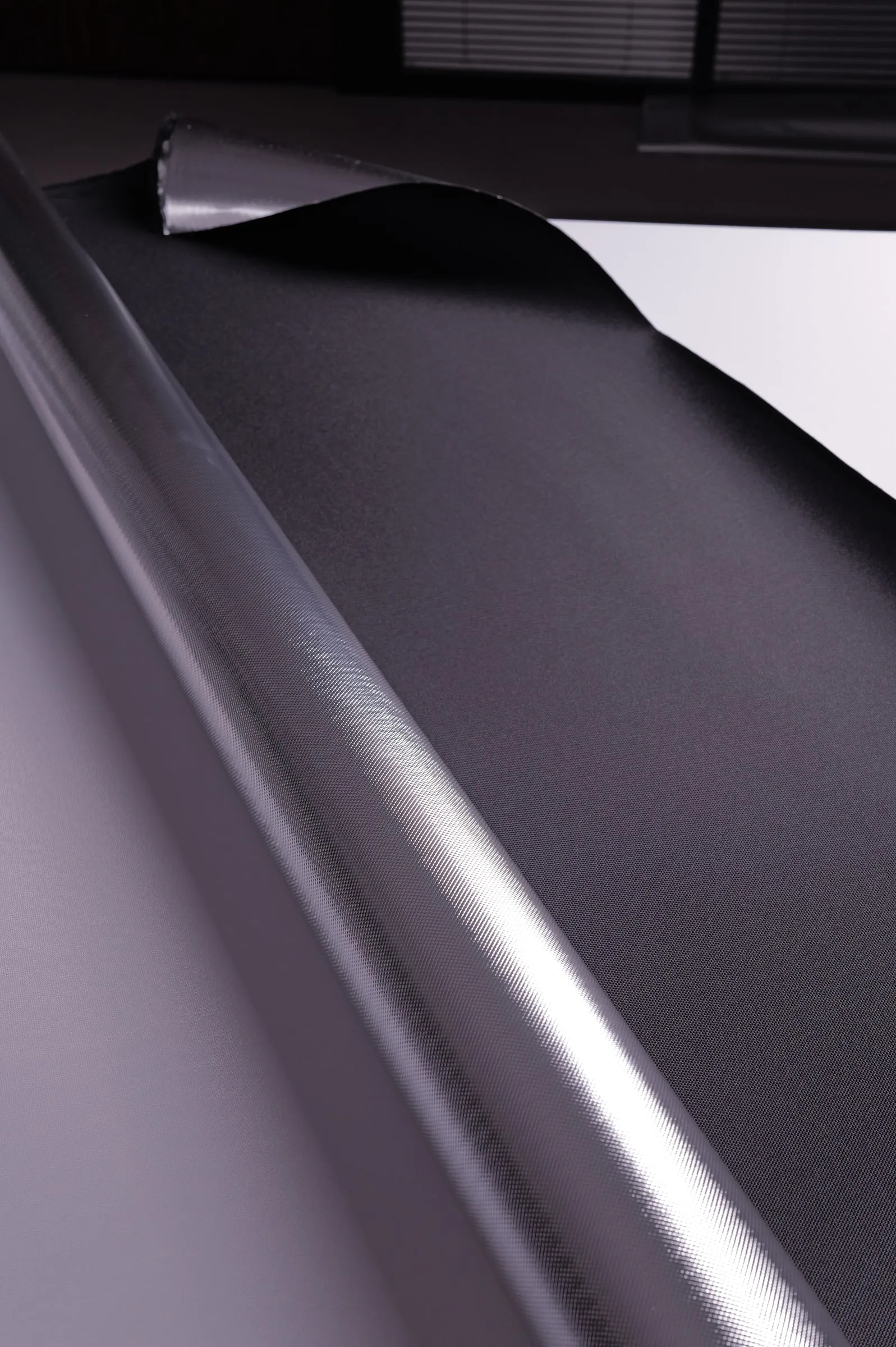 Micro Grid Reflective Laminate, Bright Silver / Black Back – roll form