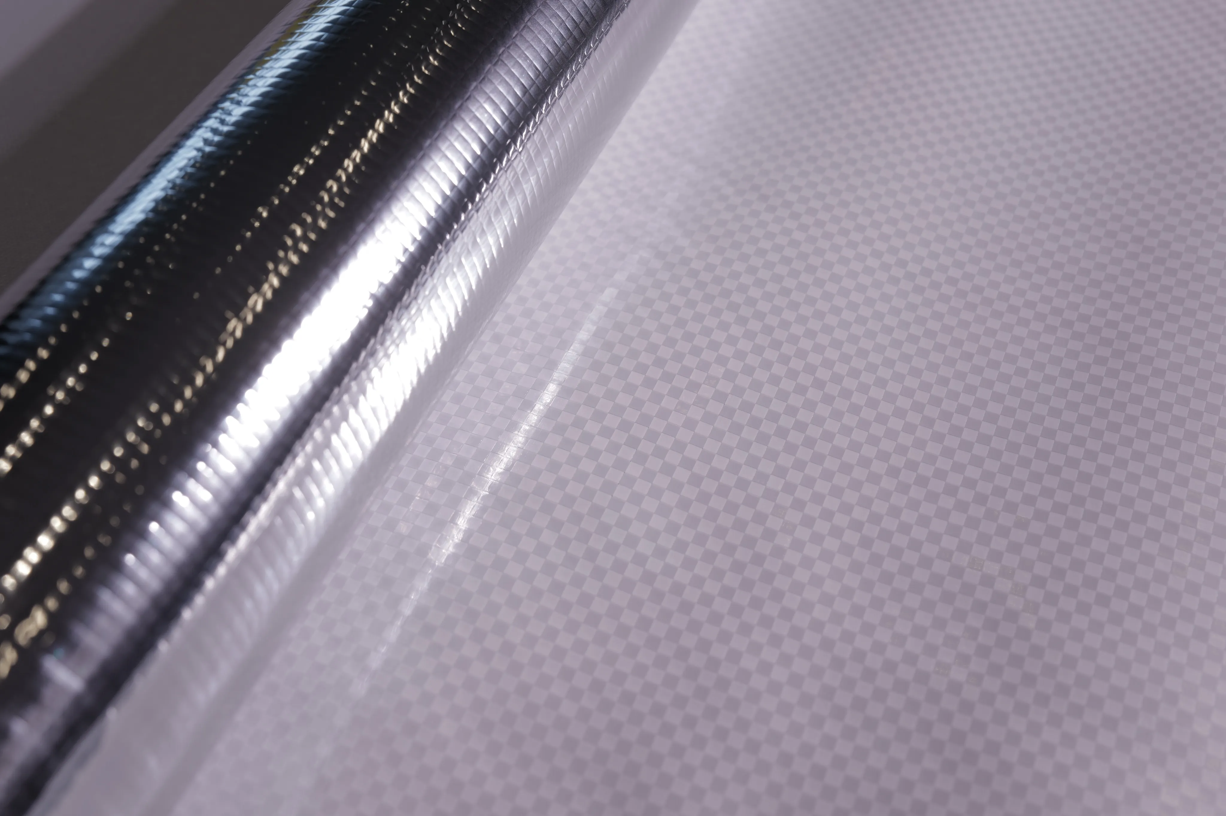 Small Grid Reflective Laminate, Silver-White / Dark Back – roll form