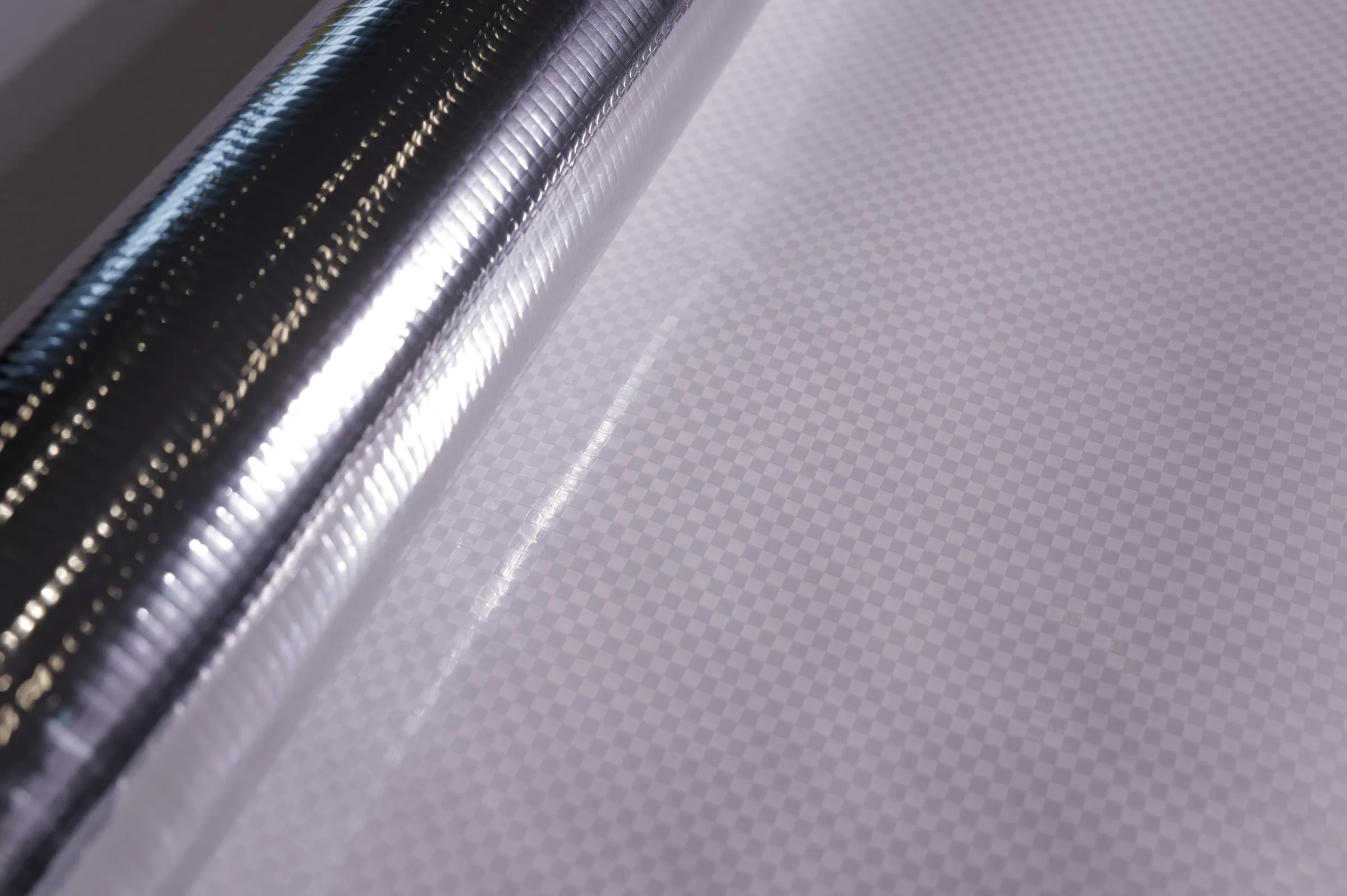 Small Grid Reflective Laminate, Silver-White / Dark Back – roll form