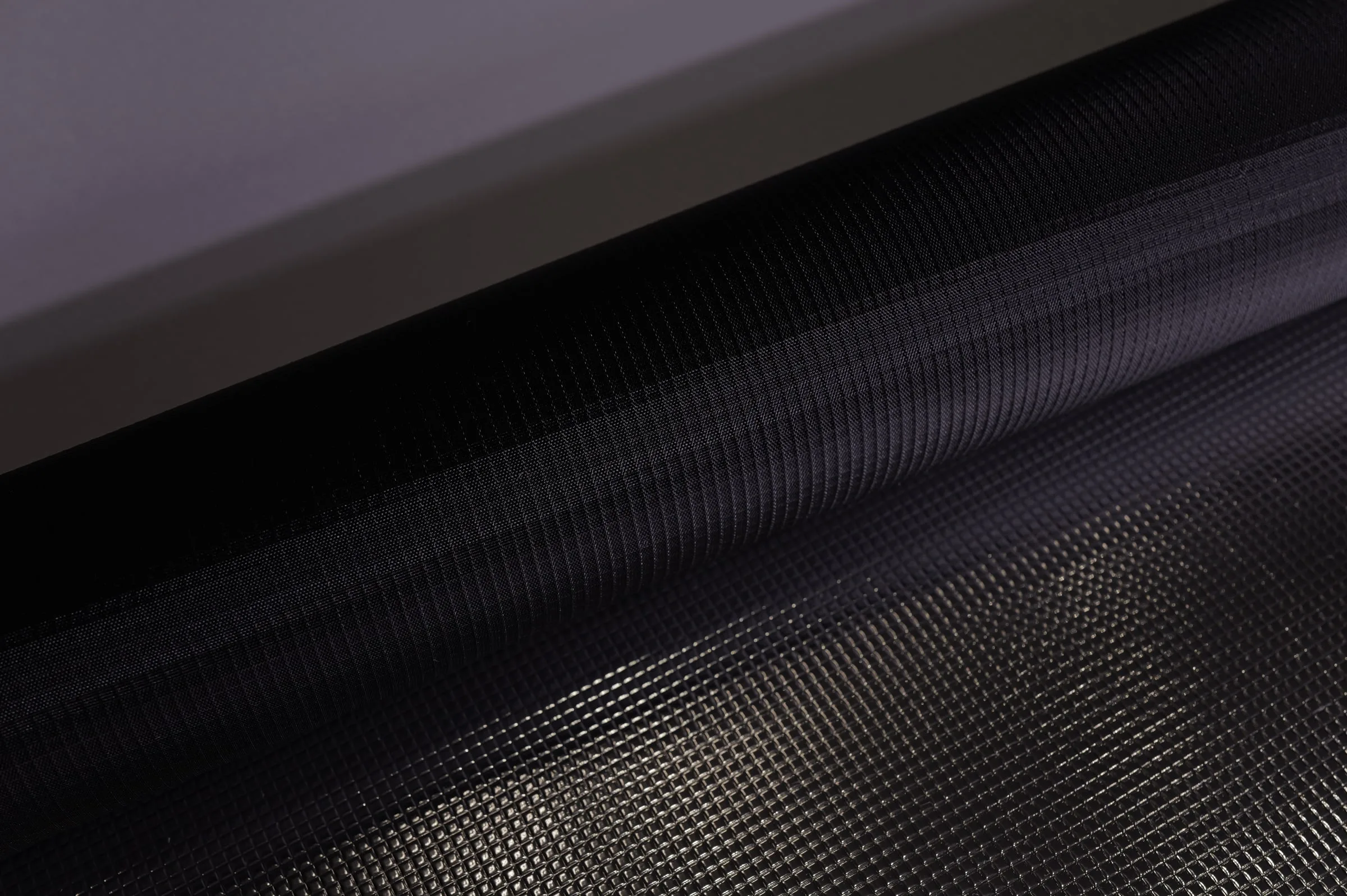 Grid Reflective Laminate, Black – roll form